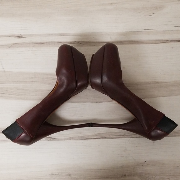 L.A.M.B. Burgundy Round Toe Platform Stiletto 7 - Picture 4 of 8